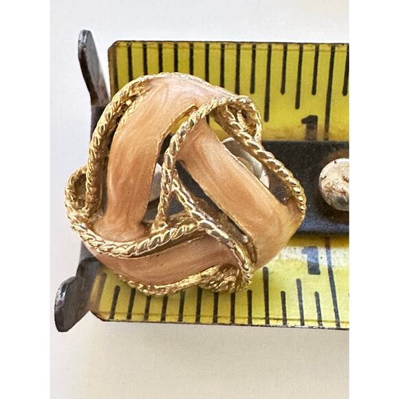 Vtg old money Beige creamy, gold, neutral vintage earrings post Stud semi formal - Picture 2 of 5